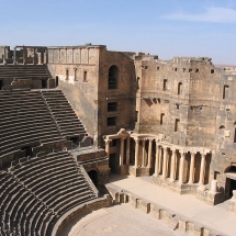 800px-Syria_bosra_theater