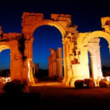 palmyra at night